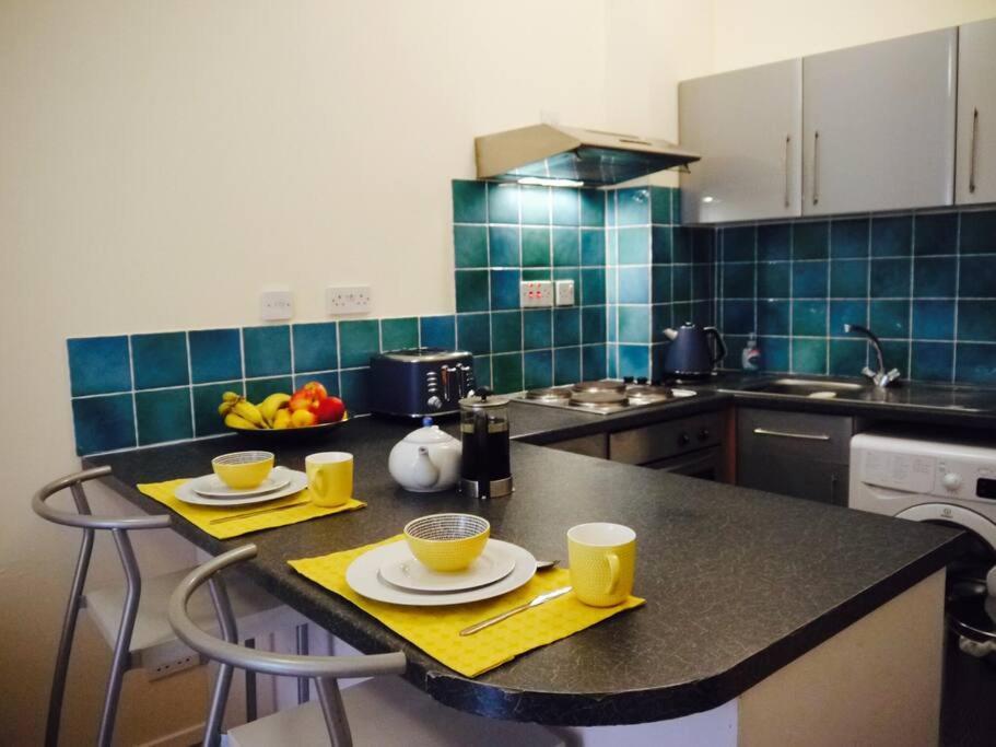 Fabulous Location, One Bedroom West End Flat, Just Off Byres Rd, Close To Sec & Hydro Glasgow Buitenkant foto